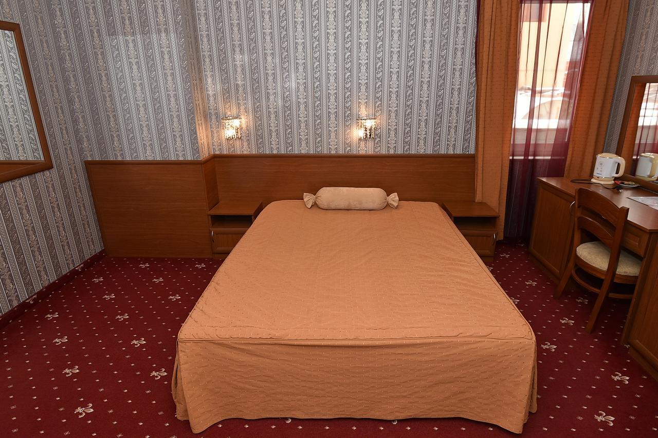 Vesta Hotel Монтана Экстерьер фото