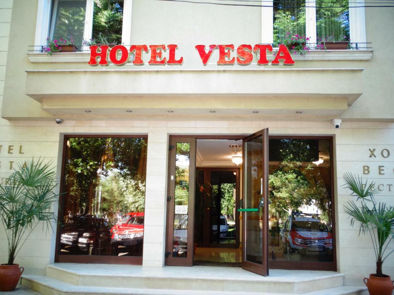 Vesta Hotel Монтана Экстерьер фото