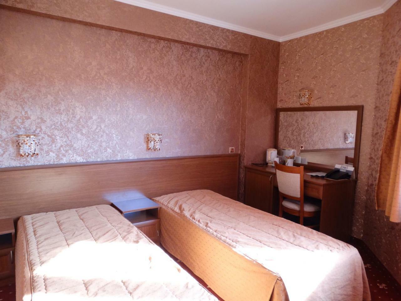 Vesta Hotel Монтана Экстерьер фото