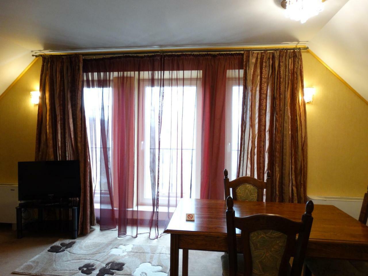 Vesta Hotel Монтана Экстерьер фото