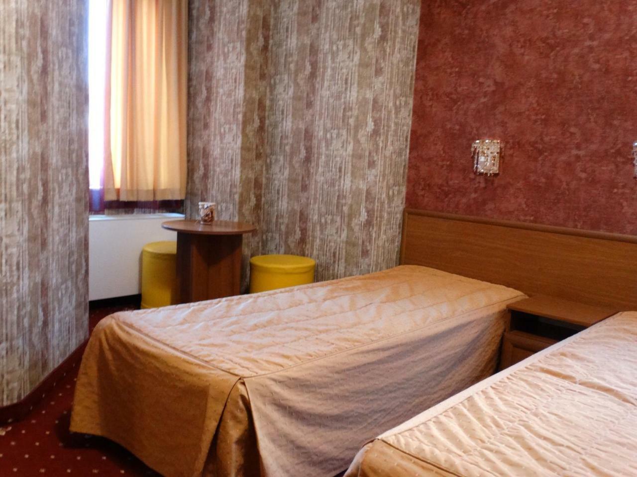 Vesta Hotel Монтана Экстерьер фото